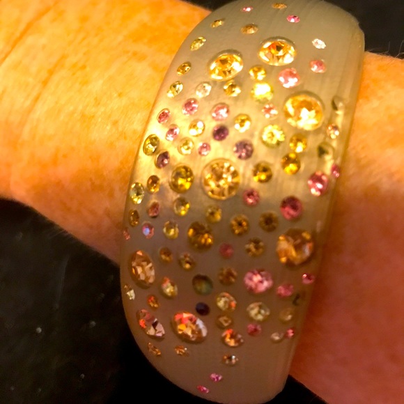 Jewelry - Vintage acrylic frosted bangle bracelet with rhinestones